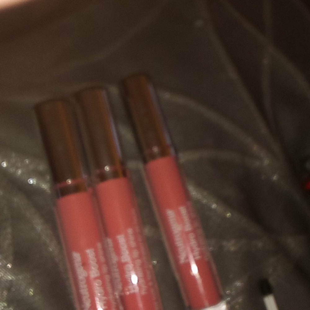 Neutrogena lip gloss